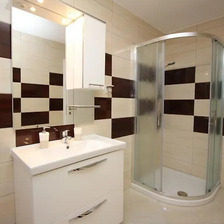 Apartment In Mit Gemeinsamem Pool Und Grill *